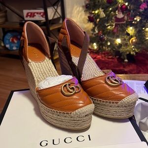 GUCCI WEDGE NAPPA CHARLOTTE COGNAC